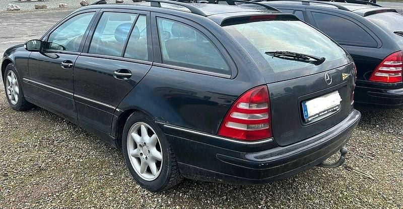 Gebraucht Mercedes C270 Elegance 170 PS (125 kW) 2002 Schwarz Limousine
