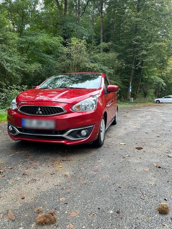 Rot Gebraucht 2018 Mitsubishi Space Star Kleinwagen | 6.800 € (Etwas zu teuer) - Bild 1/4