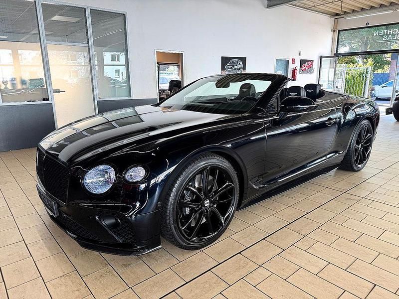 Gebraucht Bentley Continental GT Convertible 549 PS (403 kW) 2022 Onyxschwarz (metallic) Cabrio