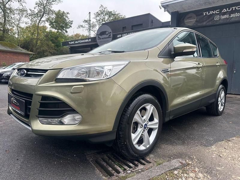 Grün Gebraucht 2013 Ford Kuga Titanium SUV | 11.800 € (Etwas zu teuer) - Bild 1/4