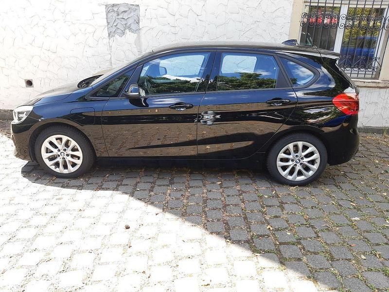 Schwarz Gebraucht 2019 BMW 225 Active Tourer iPerformance Van / Kleinbus | 18.500 € (Fairer Preis) - Bild 1/4