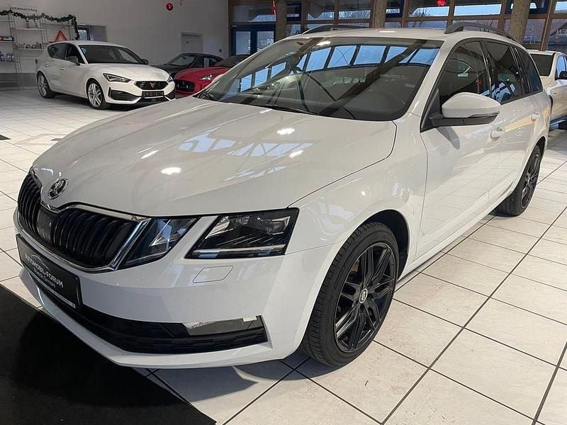Weiß Gebraucht 2017 Skoda Octavia Limousine | 14.900 € (Fairer Preis) - Bild 1/4