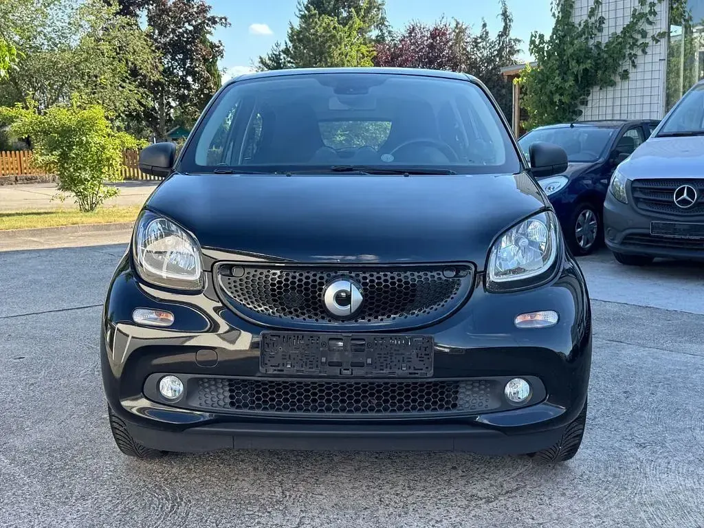 Gebraucht Smart ForFour Basis 71 PS (52 kW) 2019 Schwarz Kleinwagen