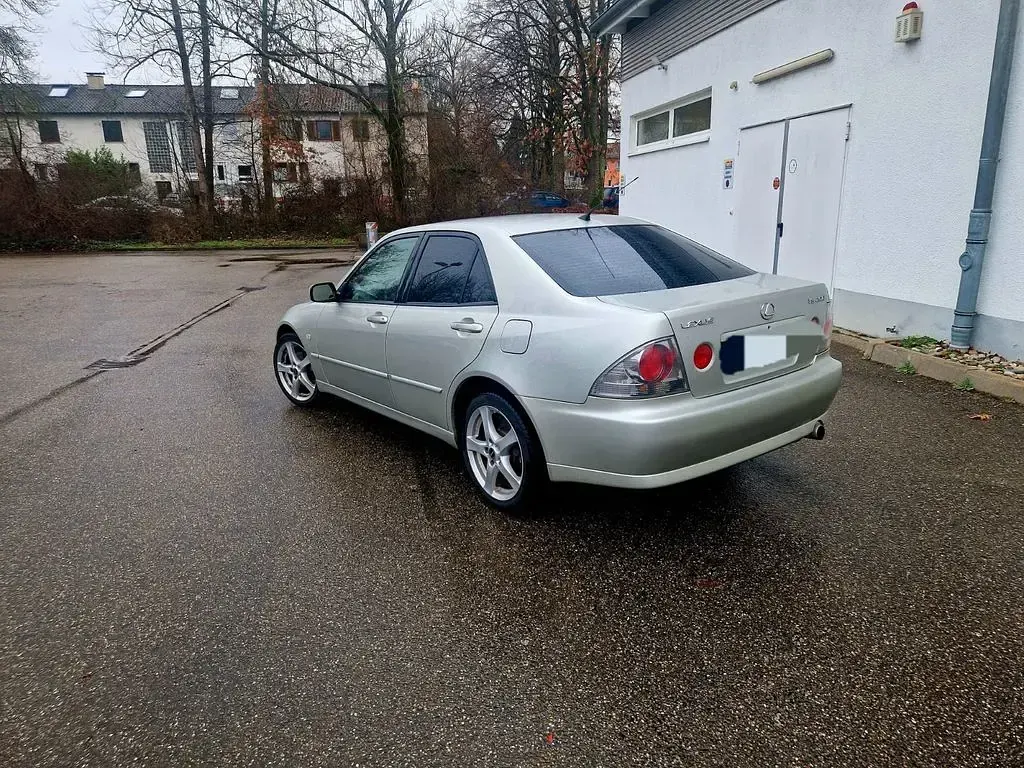 Gebraucht Lexus IS200 155 PS (114 kW) 2003 Silber Limousine