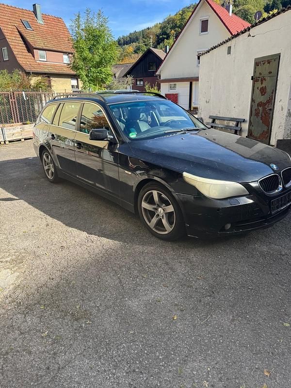 Schwarz Gebraucht 2006 BMW 520 Kombi | 1.750 € (Fairer Preis) - Bild 1/4