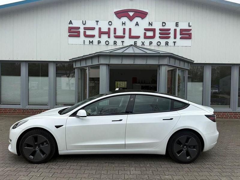 Second-hand Tesla Model 3 366 kW (498 CP) 2021 Alb Berlinǎ