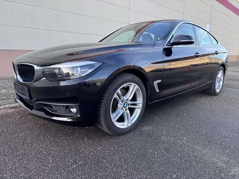 Black sapphire Gebraucht 2020 BMW 330 Advantage Limousine | 26.480 € (Guter Preis) - Bild 1/3