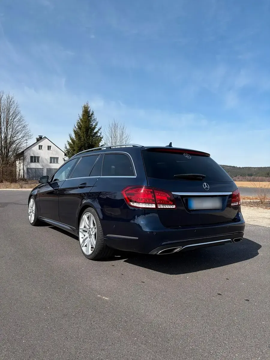 Gebraucht Mercedes E350 Elegance 258 PS (189 kW) 2015 Blau Kombi