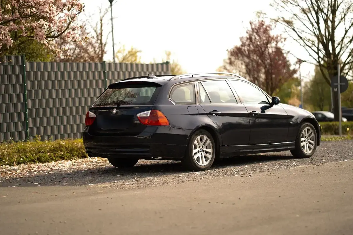 Gebraucht BMW 320 170 PS (125 kW) 2006 Blau Kombi