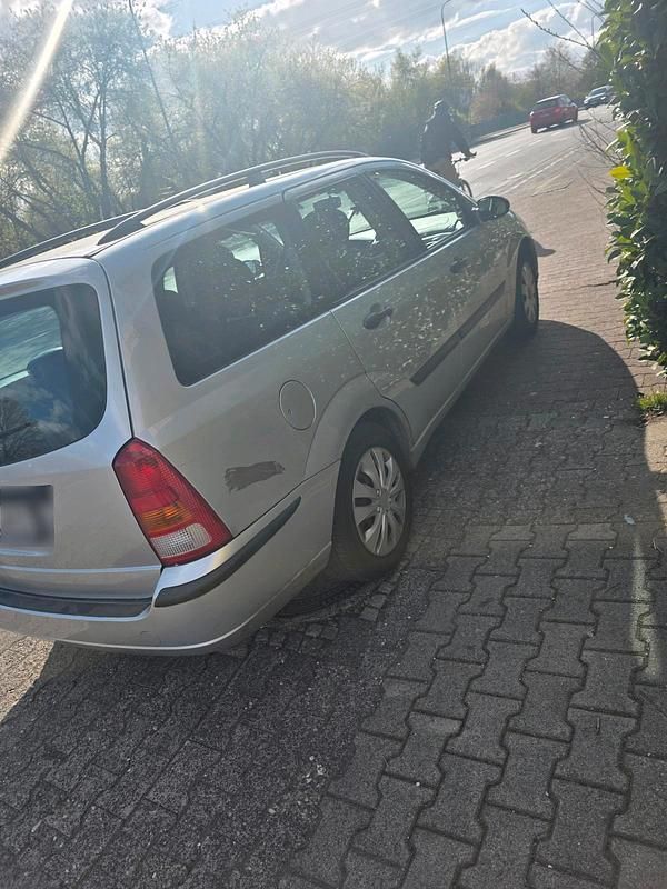 Second-hand Ford Focus 100 CP (73 kW) 2004 Gri Break