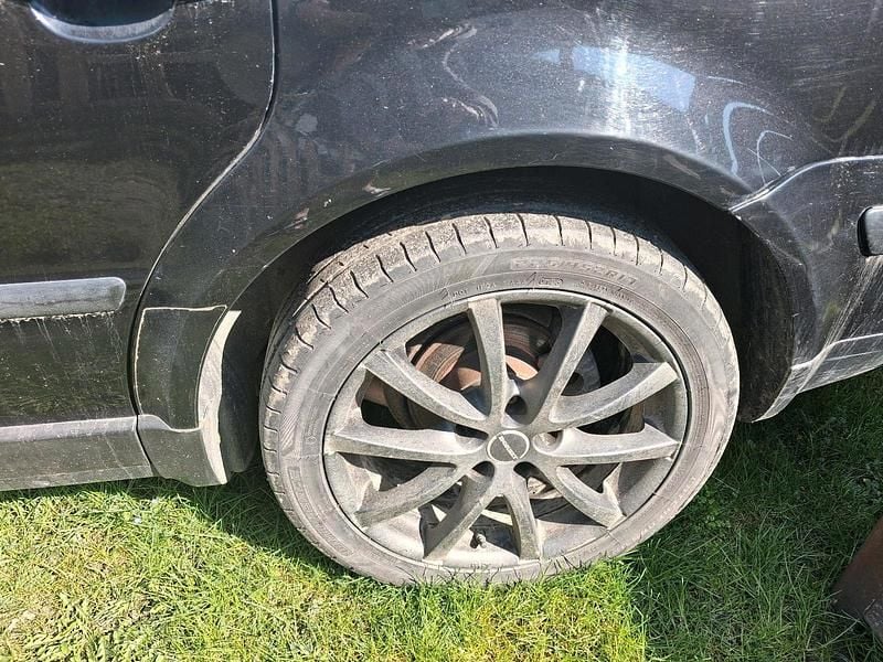 Gebraucht VW Passat 131 PS (96 kW) 2004 Schwarz Kombi