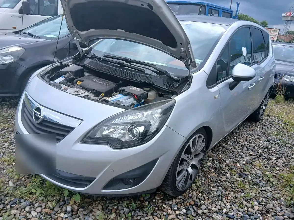Gebraucht Opel Meriva 101 PS (74 kW) 2011 Silber Van / Kleinbus