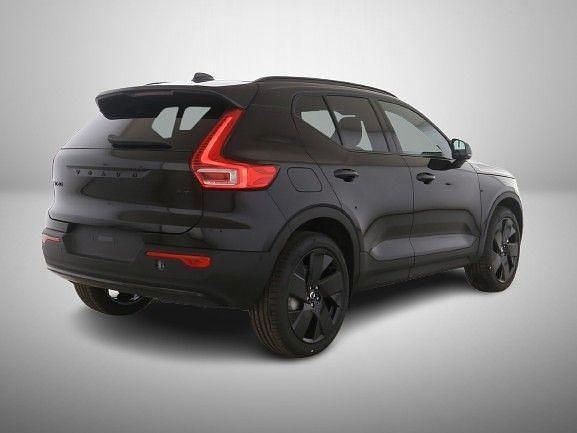 Gebraucht Volvo XC40 Plus 163 PS (119 kW) 2025 Onyx black / metallic SUV