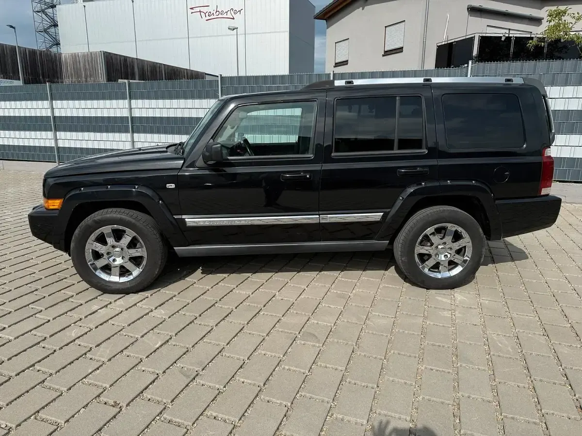 Usata Jeep Commander 218 CV (160 kW) 2006 Nero SUV
