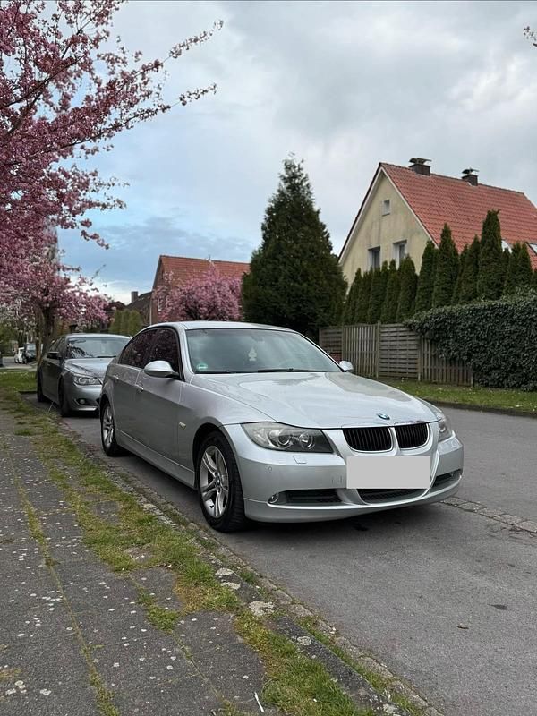 Gebraucht BMW 320 164 PS (120 kW) 2007 Limousine