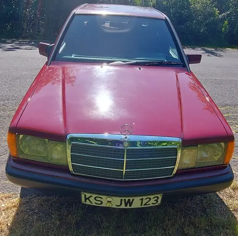 Gebraucht Mercedes 190 122 PS (89 kW) 1991 Rot Limousine