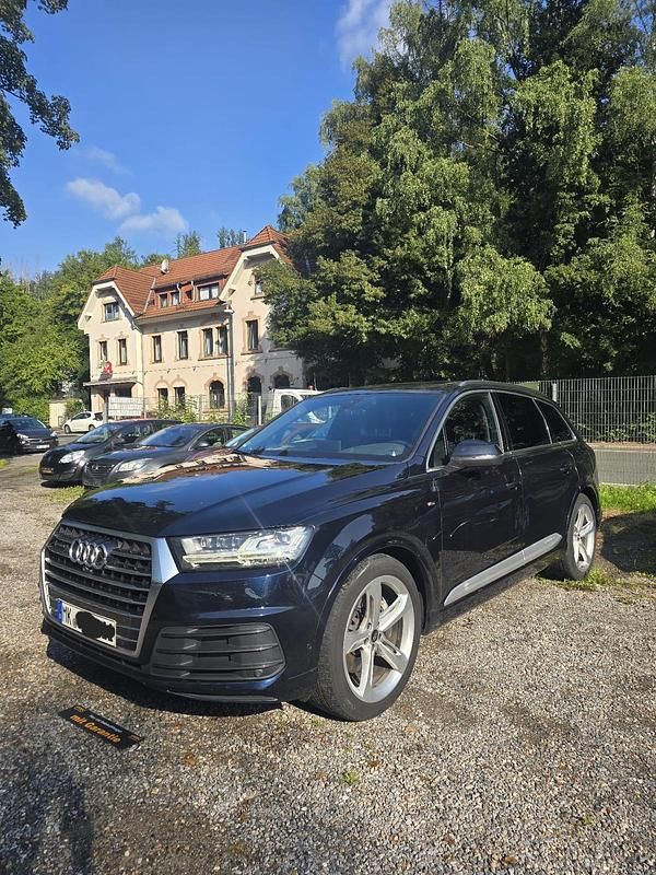 Blau Gebraucht 2018 Audi Q7 S-Line SUV | 29.500 € (Superpreis) - Bild 1/4