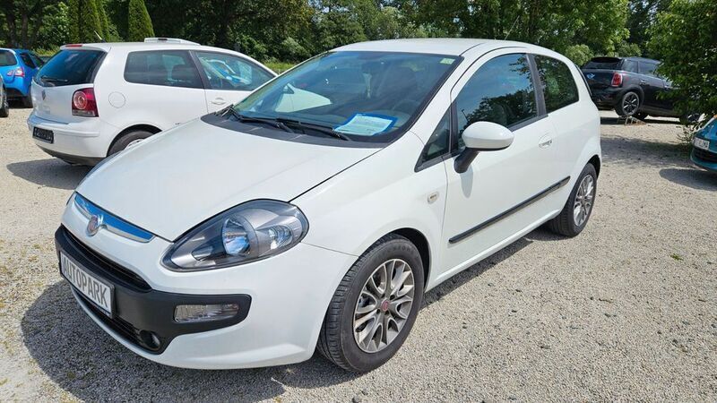 Weiß Gebraucht 2011 Fiat Punto Style Kleinwagen | 3.690 € (Fairer Preis) - Bild 1/4