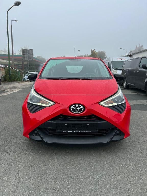 Rot Gebraucht 2018 Toyota Aygo Kleinwagen | 5.500 € (Guter Preis) - Bild 1/4