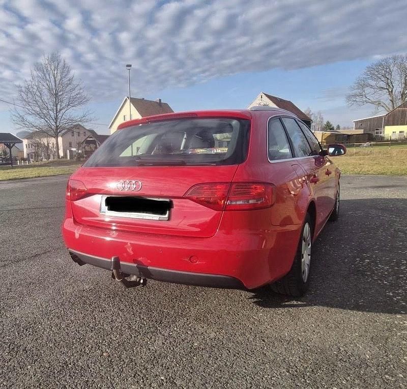 Gebraucht Audi A4 160 PS (117 kW) 2011 Rot Kombi
