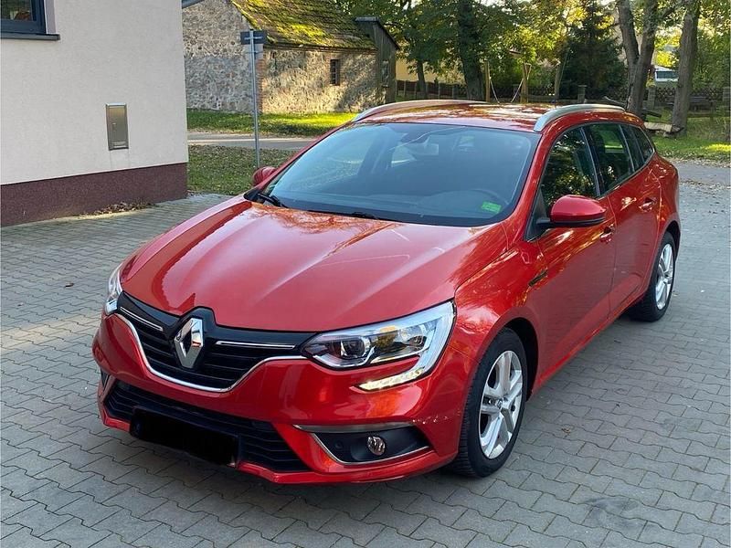 Gebraucht Renault Mégane IV Bose Edition 132 PS (97 kW) 2017 Rot Limousine