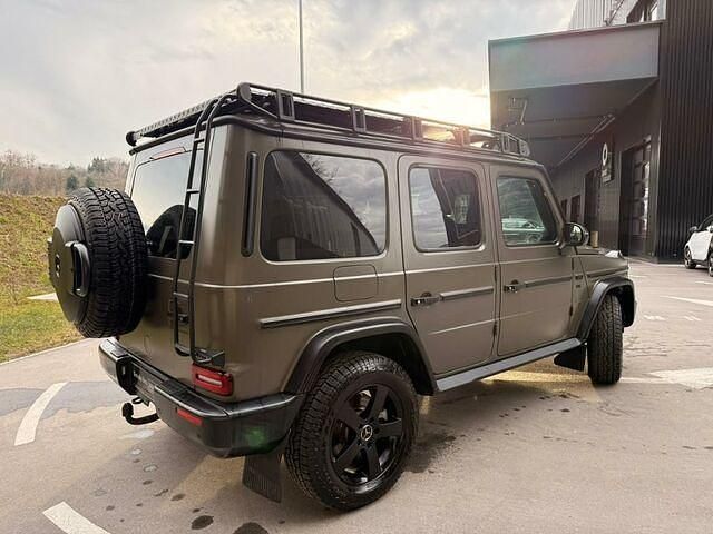 Gebraucht Mercedes G500 Night 421 PS (309 kW) 2023 Designo citrinbraun magno SUV