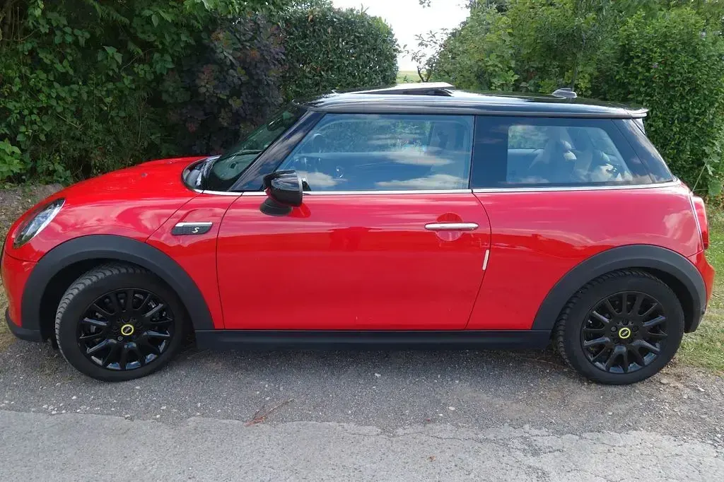 Gebraucht Mini Cooper SE 135 kW (184 PS) 2022 Rot Kleinwagen