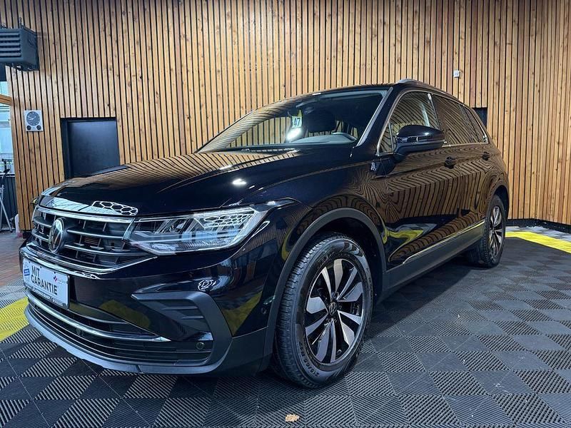 Schwarz Gebraucht 2024 VW Tiguan Move SUV | 31.750 € (Fairer Preis) - Bild 1/4