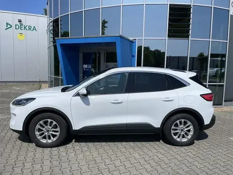 Gebraucht Ford Kuga Titanium 120 PS (88 kW) 2022 Weiss SUV