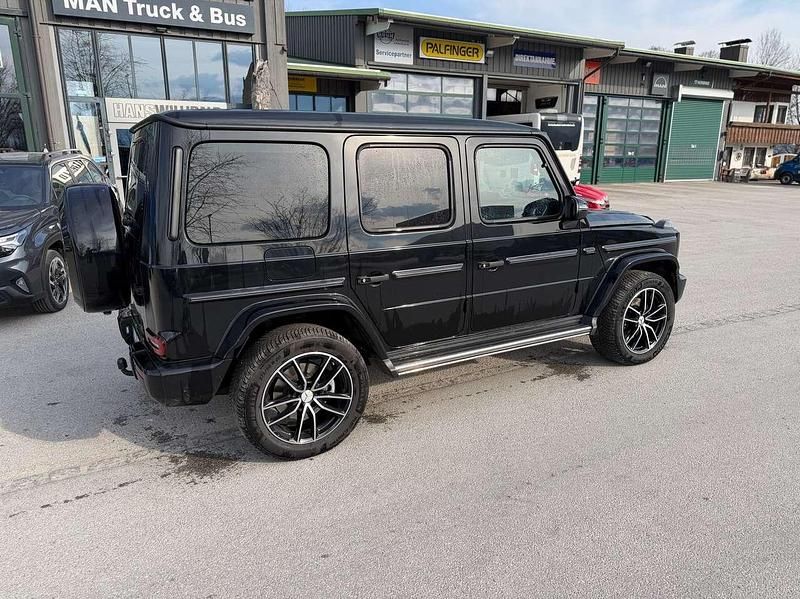 Second-hand Mercedes G400 330 CP (242 kW) 2022 Negru SUV
