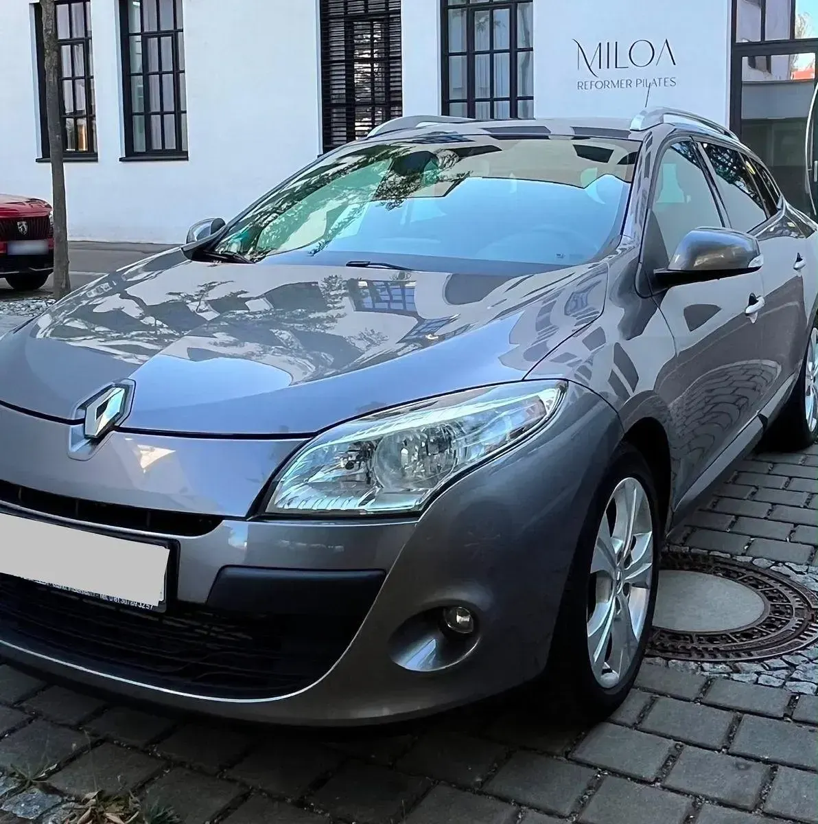Gebraucht Renault Mégane GrandTour 131 PS (96 kW) 2011 Grau Kombi