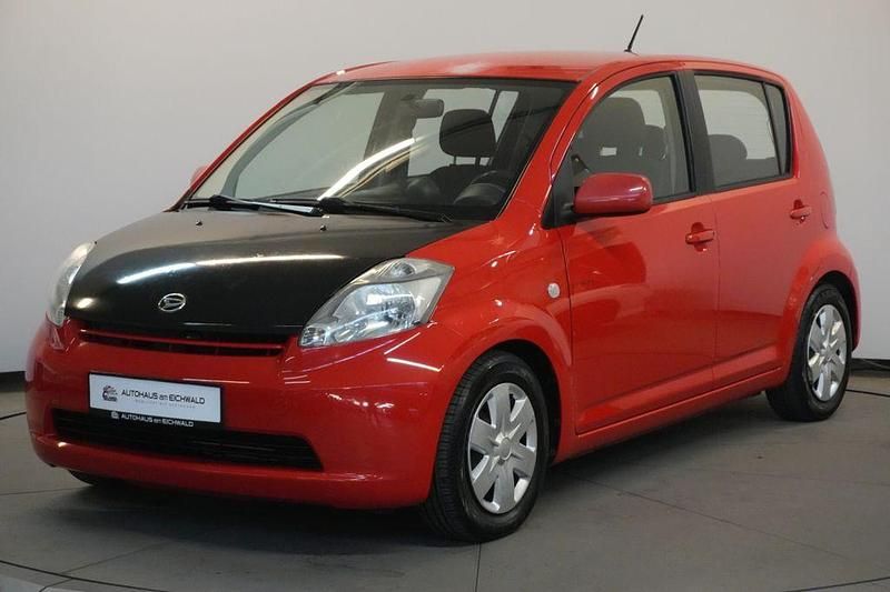 Rot Gebraucht 2006 Daihatsu Sirion Kleinwagen | 1.990 € (Fairer Preis) - Bild 1/4