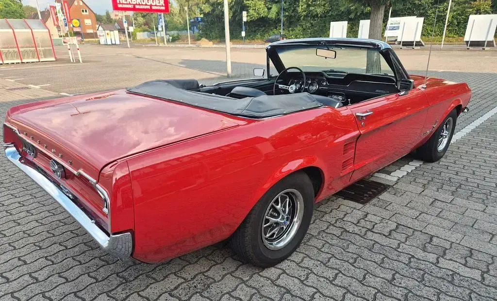 Gebraucht Ford V8 200 PS (147 kW) 1967 Rot Cabrio