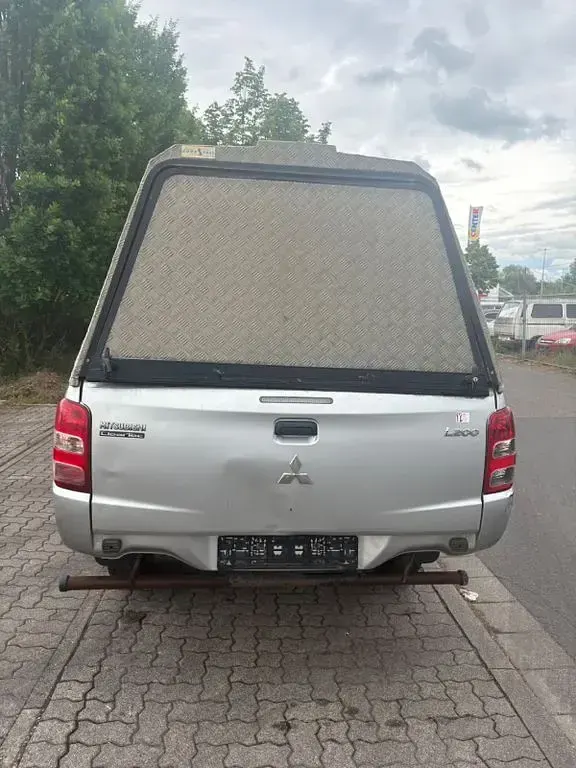 Gebraucht Mitsubishi L200 154 PS (113 kW) 2016 Silber Pickup