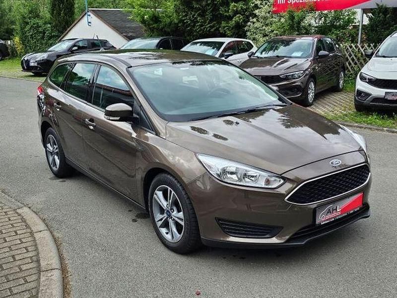 Gebraucht Ford Focus Trend 101 PS (74 kW) 2018 Braun Kombi