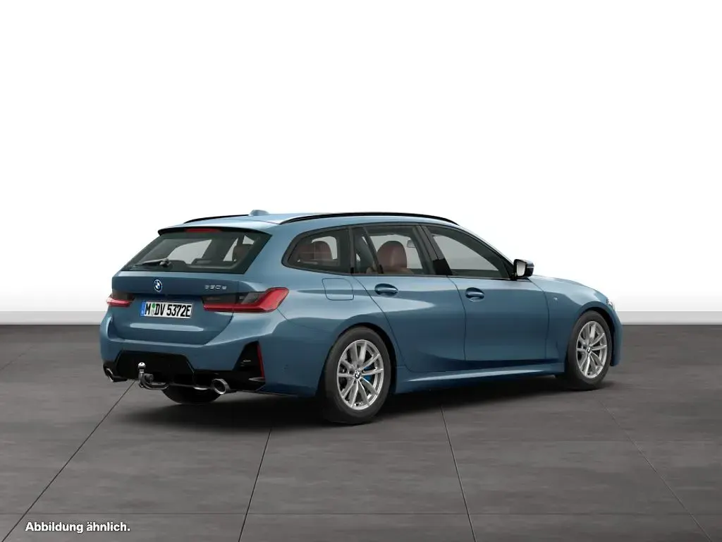Gebraucht BMW 330e 292 PS (214 kW) 2025 Blau Kombi