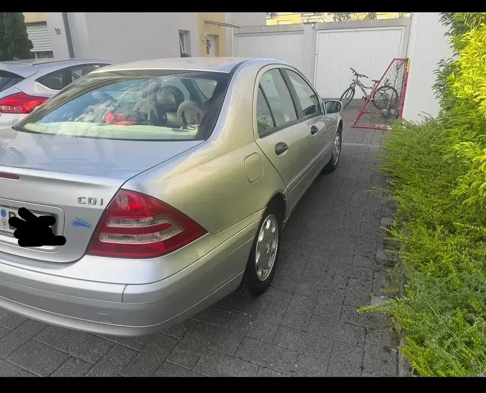 Gebraucht Mercedes C220 Classic 143 PS (105 kW) 2000 Silber Limousine
