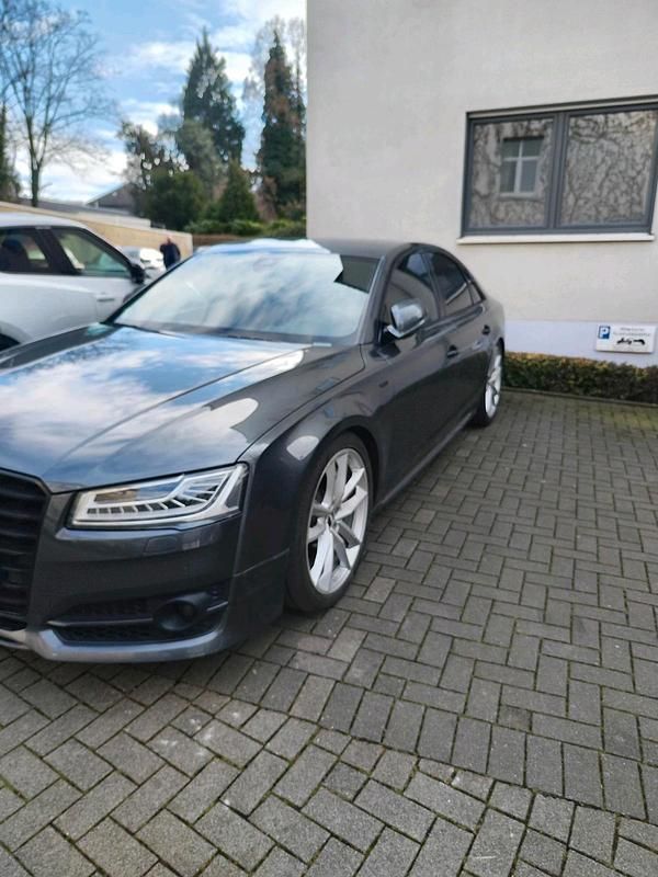 Gebraucht Audi S8 700 PS (514 kW) 2017 Grau Limousine