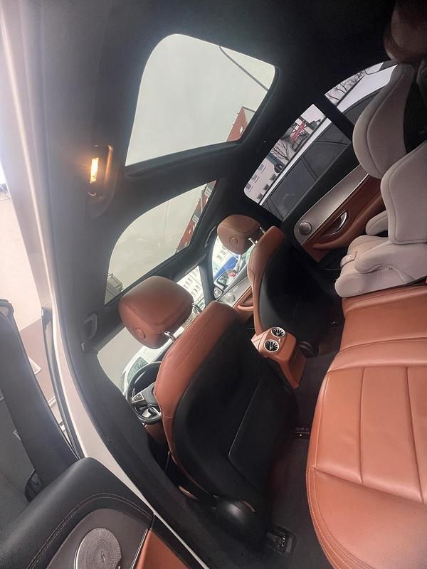 Gebraucht Mercedes E220 194 PS (142 kW) 2018 Weiß Limousine