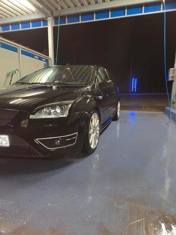 Gebraucht Ford Focus ST 300 PS (220 kW) 2006 Schwarz Coupé