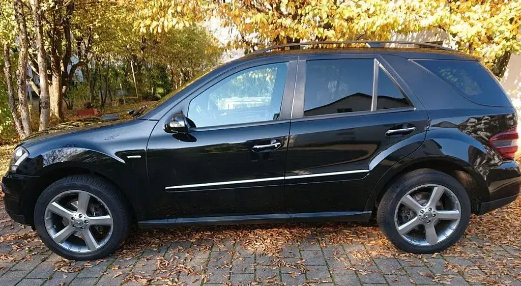Gebraucht Mercedes ML320 224 PS (164 kW) 2008 Schwarz SUV
