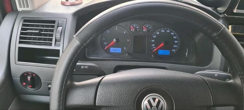 Gebraucht VW T5 132 PS (97 kW) 2008 Rot Van