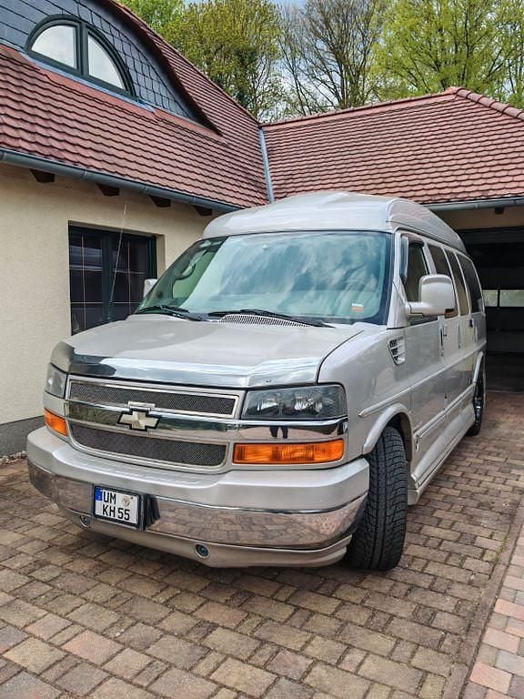 Silber Gebraucht 2008 Chevrolet Express Van / Kleinbus | 24.990 € - Bild 1/4