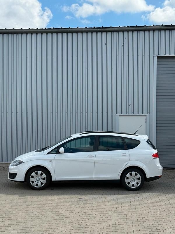 Gebraucht Seat Altea XL 105 PS (77 kW) 2014 Weiß Van / Kleinbus