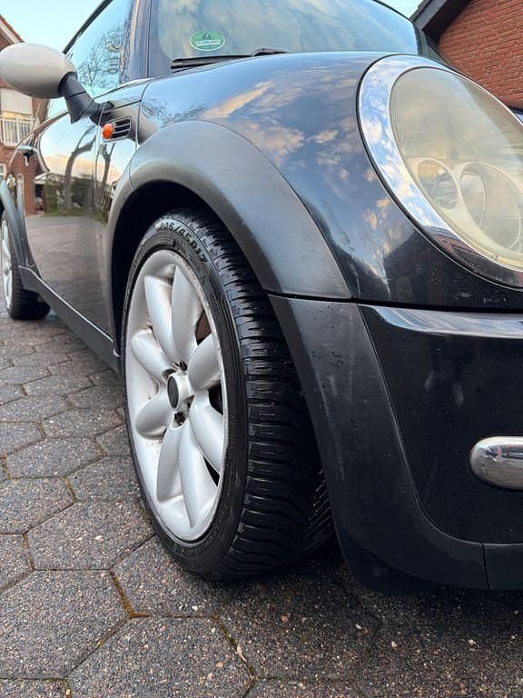 Second-hand Mini Cooper 116 CP (85 kW) 2002 Negru Hatchback