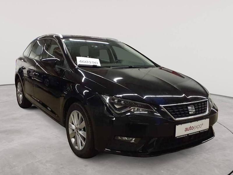 Midnight schwarz metallic Gebraucht 2020 Seat Leon Style Kombi | 17.990 € (Guter Preis) - Bild 1/4