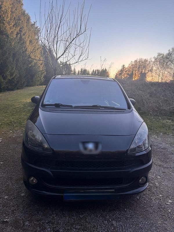 Gebraucht Peugeot 1007 108 PS (79 kW) 2005 Schwarz Van / Kleinbus