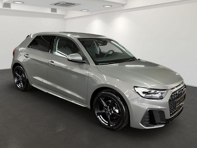 Neu Audi A1 Sportback S-Line 116 PS (85 kW) 2025 Grau Kleinwagen