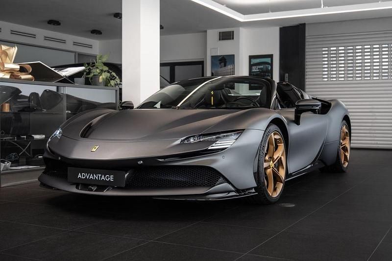 Gebraucht Ferrari SF90 780 PS (573 kW) 2024 Grau Cabrio