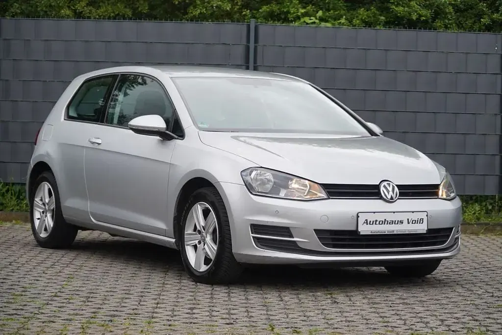 Second-hand VW Golf VII Comfortline 86 CP (63 kW) 2016 Argintiu Berlinǎ